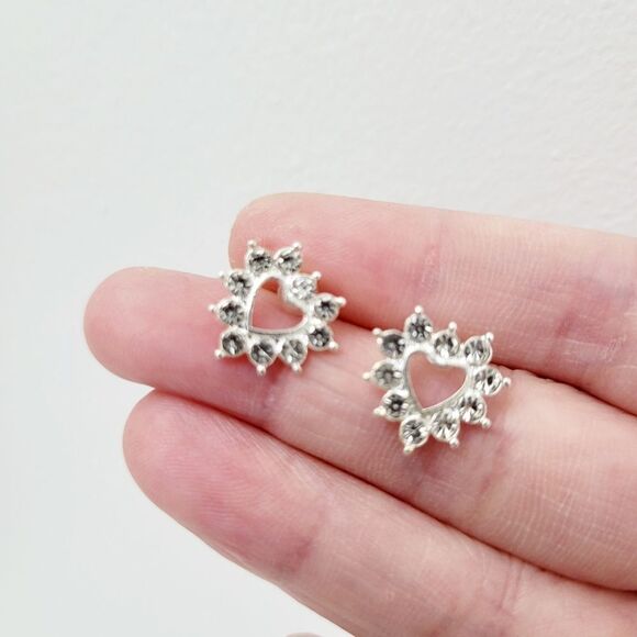 2/$20 Brand New Silver Rhinestone Heart Earrings - Picture 1 of 6